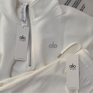 ALO Yoga Cream Half-Zip Pullover
